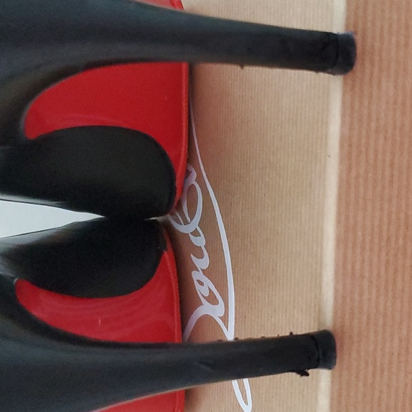 Christian Louboutin Simple Pump - Picture 5 of 14